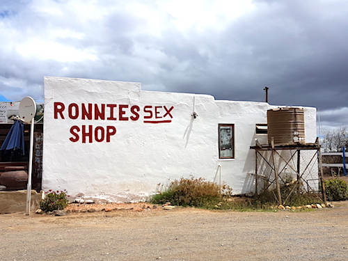 Route 62 Ronnie`s Sex Shop Südafrika Oudtshoorn