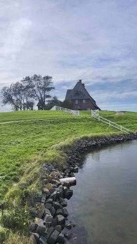 Kirchwarft Hallig Hooge